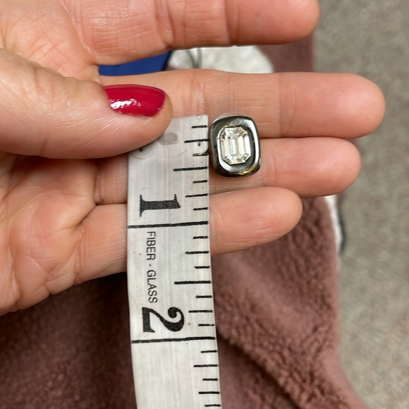 New Swarovski stud earrings - Picture 3 of 5